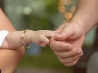 Dacă nu făceam economii, acum nu aveam o casă și un copil